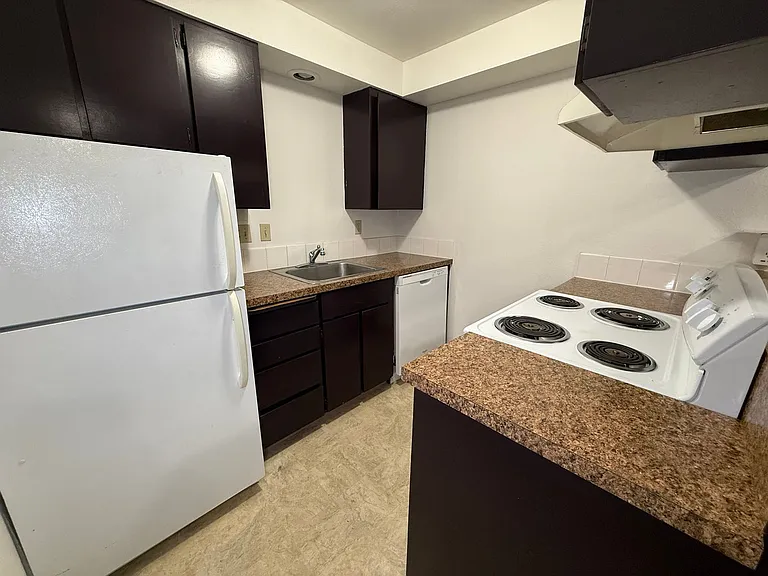 Aspen Meadows Apartments! — Photo 16