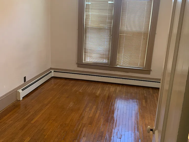 728 Front St — Photo 3