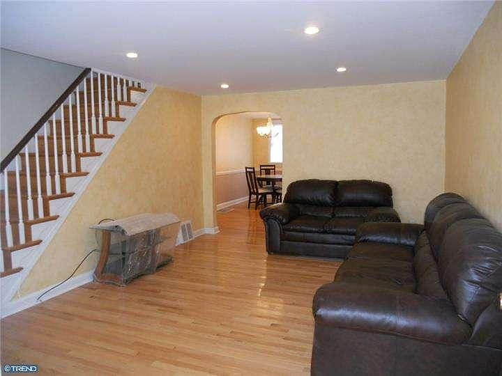 1st image of 7340 Woodbine Ave
