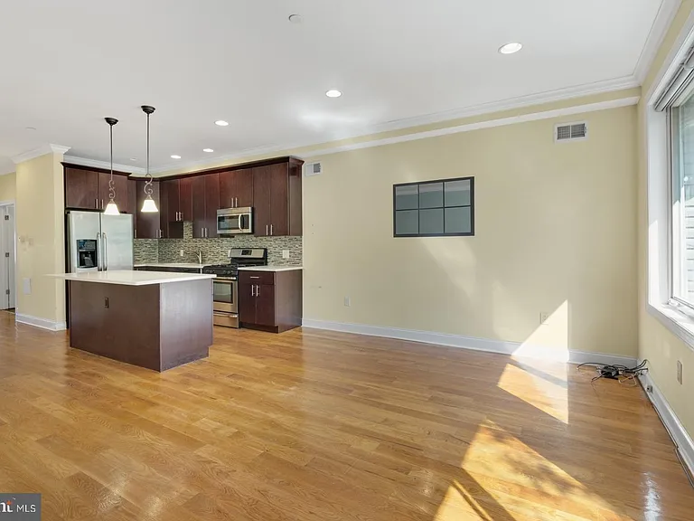 725 N 20th St #B — Photo 10