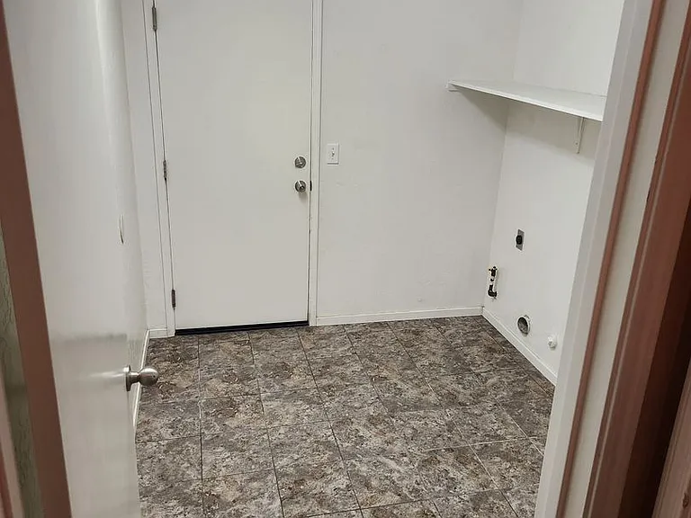 2884 Sauvignon St — Photo 11