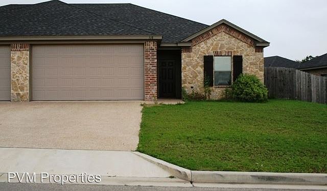 1st image of 516 Fieldstone Dr