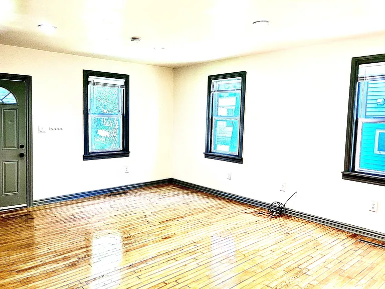 1312 E Harry Ave — Photo 15