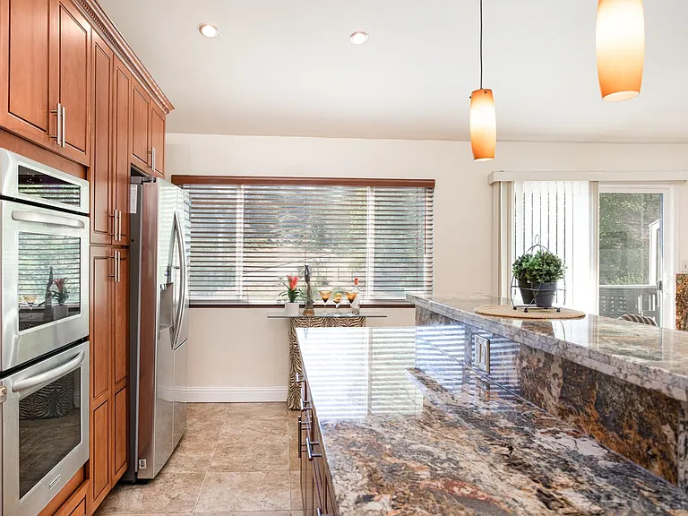 5400 Mountain Blvd #130 — Photo 8