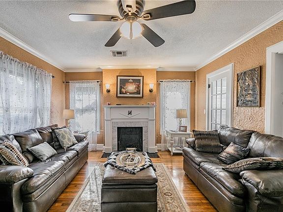 5th image of 4635 Burlington Ave N