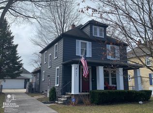 307 Moross Rd, Grosse Pointe Farms, MI 48236