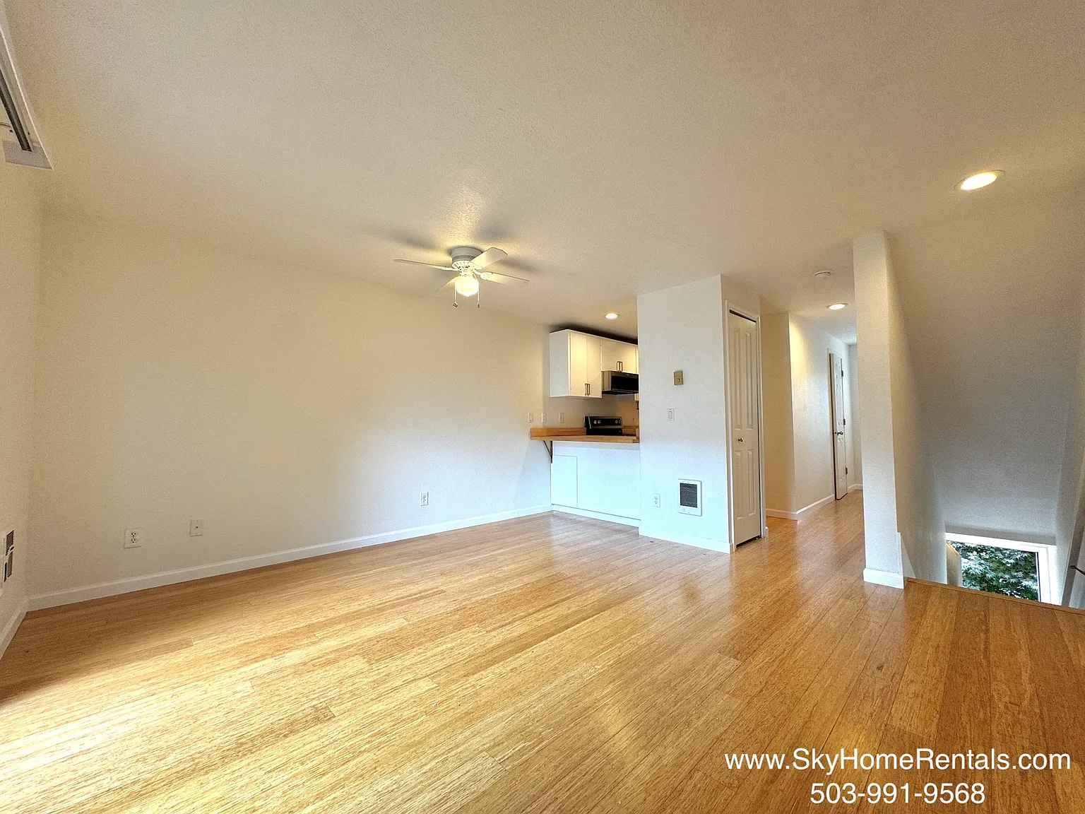 2 bed, 1.5 bath, 900 sqft, $1,550 — Photo 2