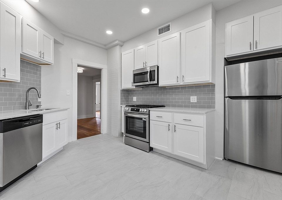 1st image of 16 Clarkwood St APT 1