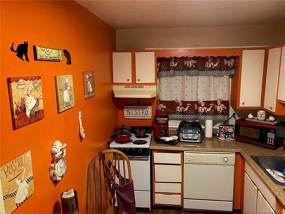 1st image of 318 Fox Run Ln Unit 318