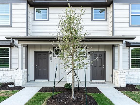 3rd image of 520 Powell Dr #402