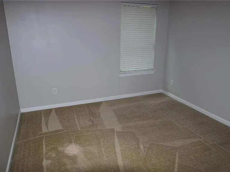 156 Shadowhill Ln — Photo 12