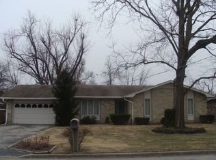 1348 E Lakewood St, Springfield, MO 65804