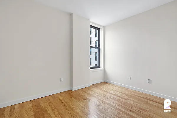 Rented by REZI | media 22