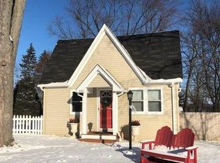 5112 Parkview Dr, Mccullom Lake, IL 60050