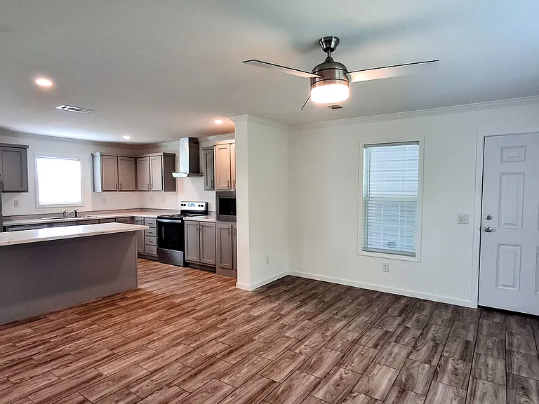 Royal Palm Village — Photo 53