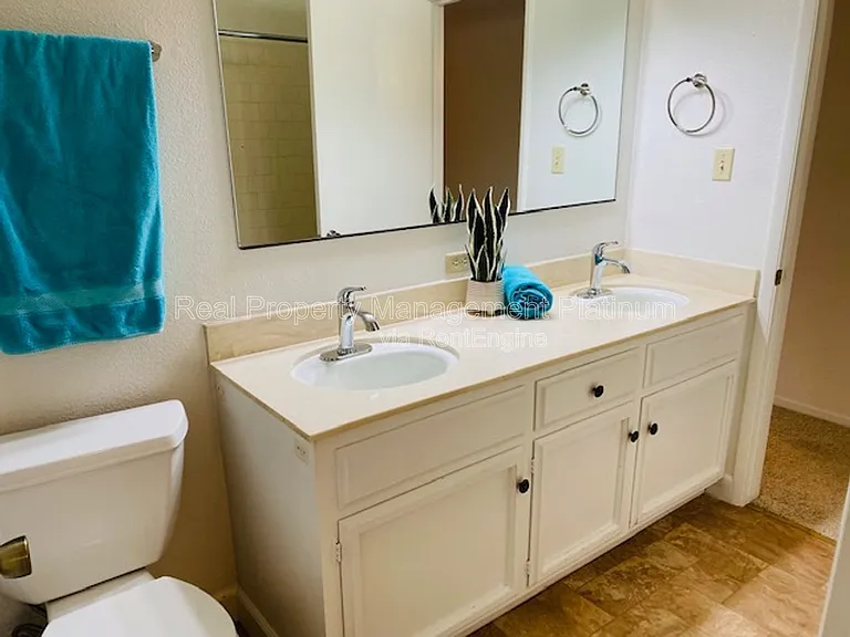 1055 W Fremont Ave — Photo 21