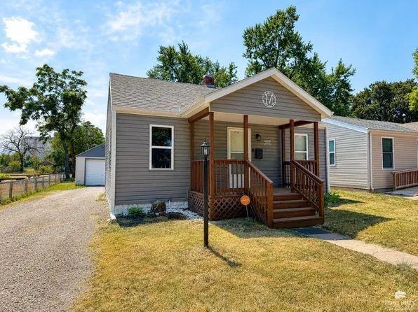 933 E 3rd Ave, Hutchinson, KS 67501