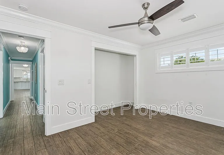 231 Sabine Dr — Photo 37