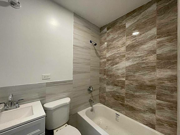 5th image of 317 Chauncey St #1L