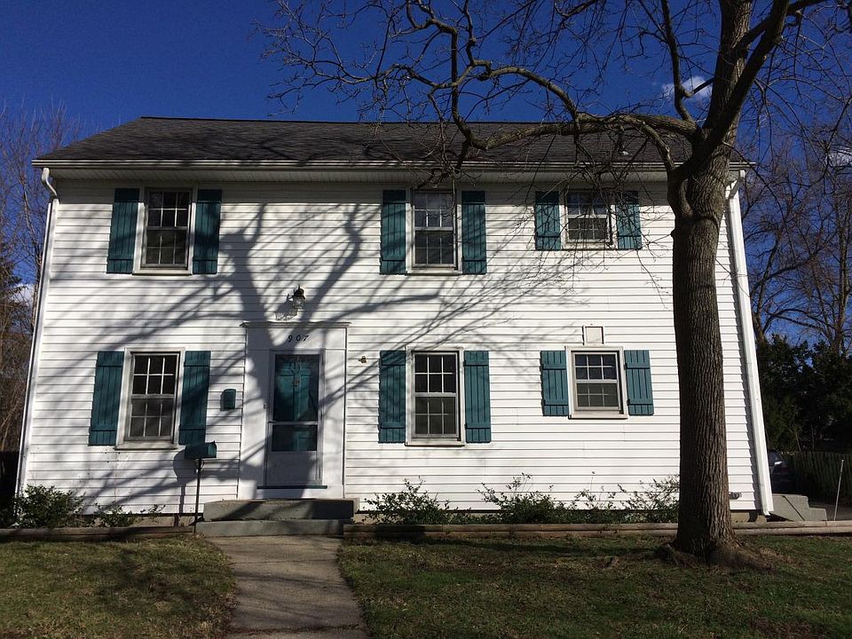 1st image of 907 1/2 Pleasant Dr