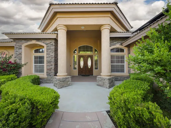 1705 Briercliff Ct, Bakersfield, CA 93311