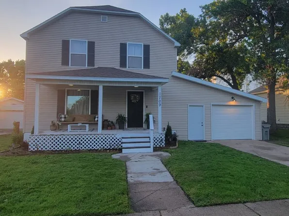 709 H St, Central City, NE 68826