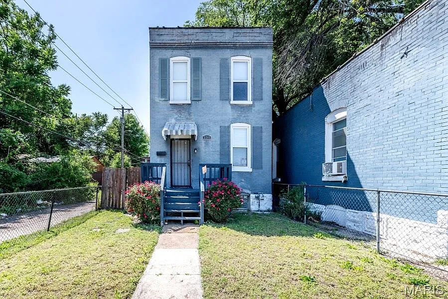 2 bed, 1.0 bath, 1088 sqft, $1,300 — Photo 3