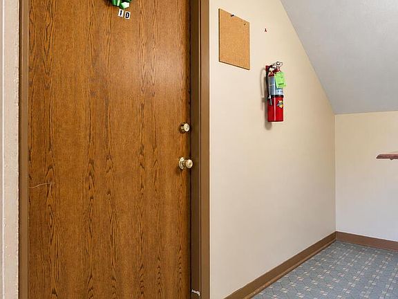 4th image of 7019 N Ridge Blvd APT 1D