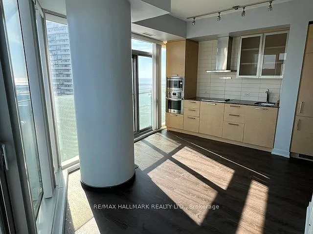 14 York St #5611 — Photo 4
