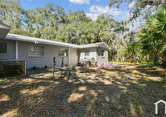 408 Jackson St — Photo 17