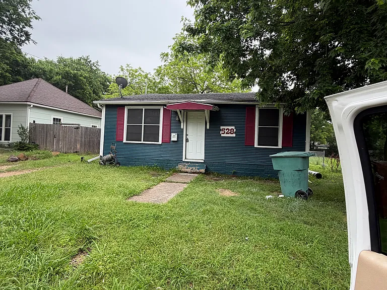 528 E Orange St — Photo 1