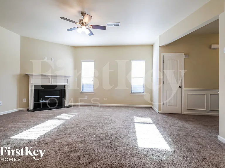 6013 Cloverfield Way — Photo 3