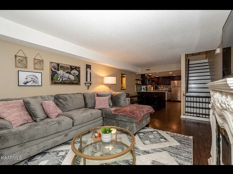 304 Olympia Dr #304 — Photo 10