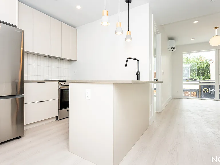 344 Lorimer St #4A — Photo 26