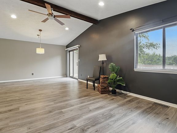 4th image of 7940 Sunfield Ct