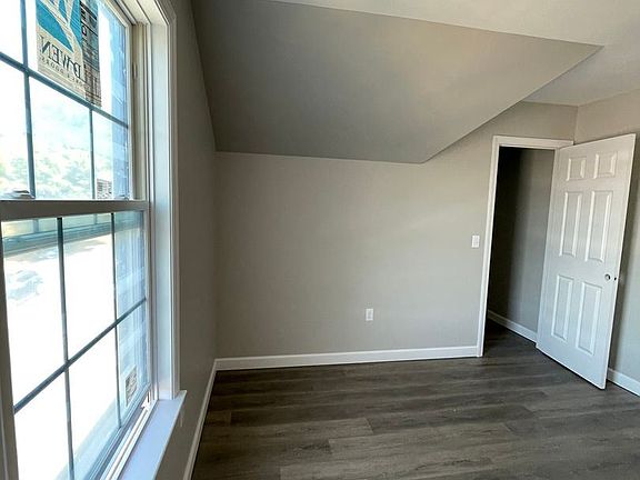 4th image of 638 Northampton St #15355714