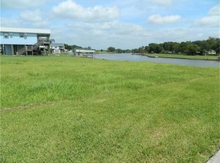 32 Red Bend Rd, Sargent, TX 77414