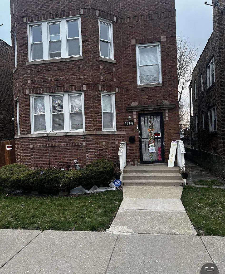 3 bed, 1000 sqft, $1,850 — Photo 1