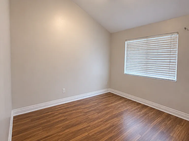 470 W 3rd St #470 — Photo 7