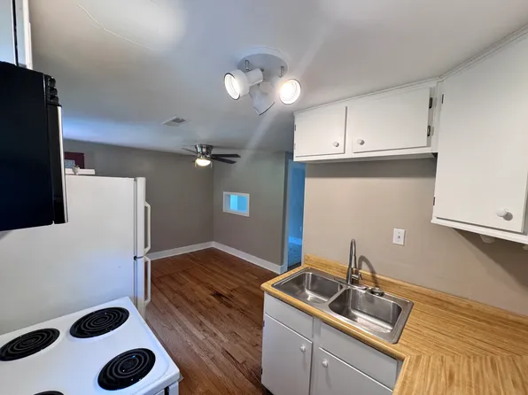 5520 N Broadway St #1, Knoxville, TN 37918