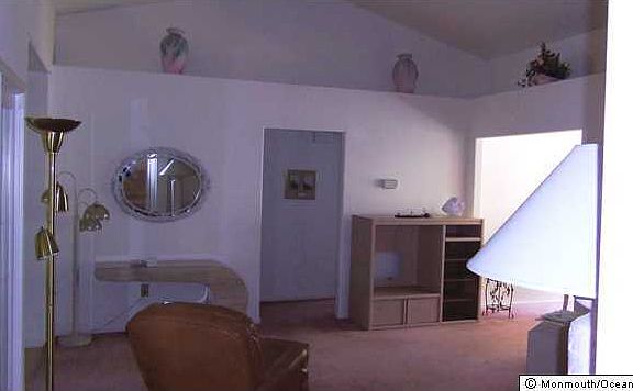 2nd image of 1239 Thornbury Lane #B