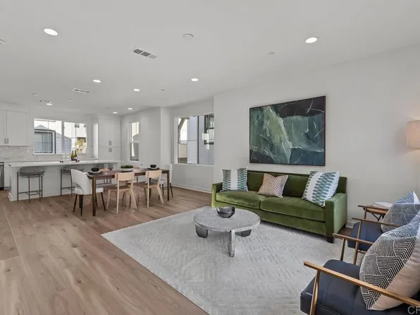 2541 Delphinium Ln, Carlsbad, CA 92008