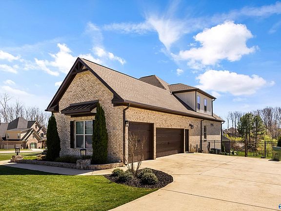 2nd image of 1 Scenic Loop Rd SE