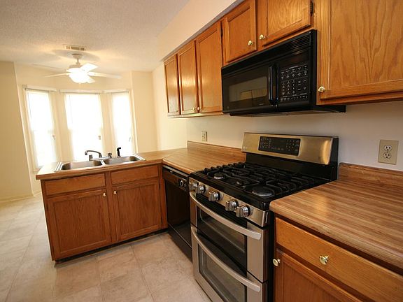 3rd image of 214 Hembree Park Ter