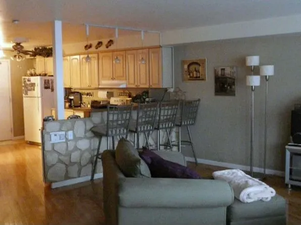 300 N State St APT 2409, Chicago, IL 60654