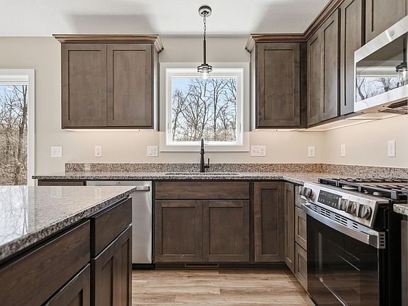 5th image of 1337 E Aspen Dr