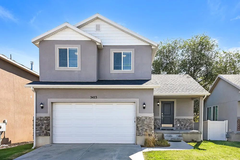 3 bed, 2.5 bath, 1579 sqft, $2,495 — Photo 1