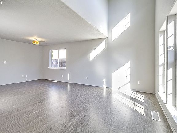 3rd image of 3149 SE Tumblestone Dr