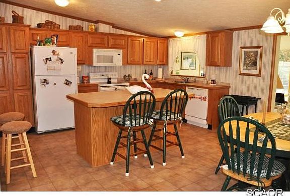 3rd image of 105 Munchy Ct