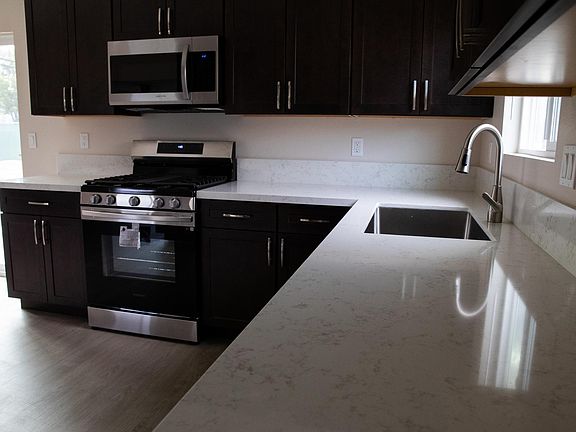 3rd image of 3861 La Colusa Dr